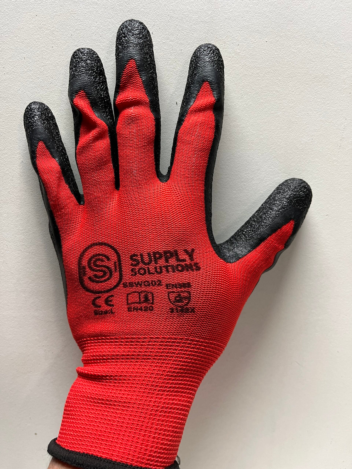 Supply Solutions APE SKINZ Crinkle Cut Latex Dipped Safety Work Gloves For Landscaping, Warehouse, Construction, Gardening, Agriculture, For Men and Women. 12 Pair per package. Red/black