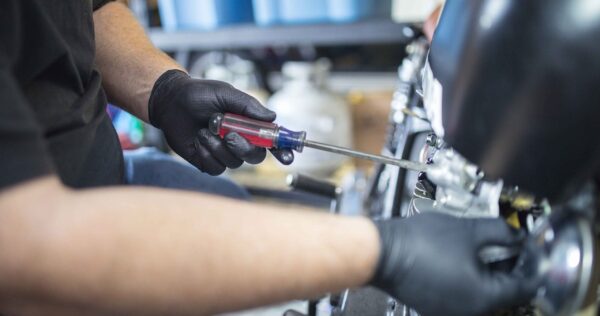 Gloveworks GPNB Black Nitrile Industrial Latex Free Disposable Gloves - Image 3